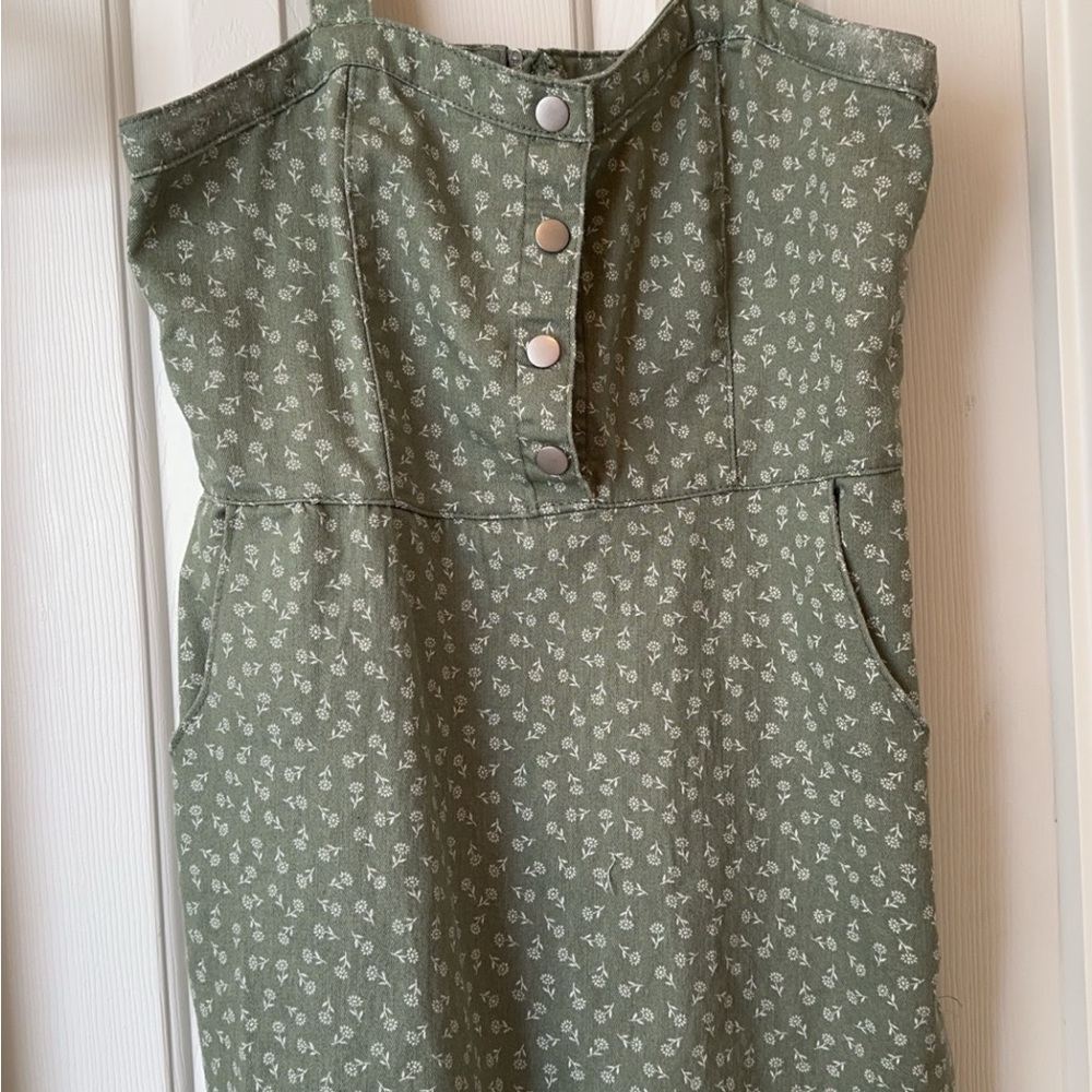 No Boundaries Women’s Green Floral Sleeveless Modest Dress